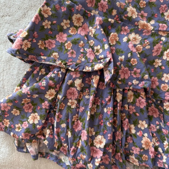 Altar’d State Mini Floral Romper - Picture 4 of 6